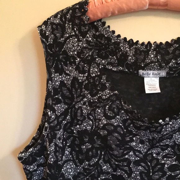 Pretty black lace sleeveless top, size XL - Picture 3 of 16
